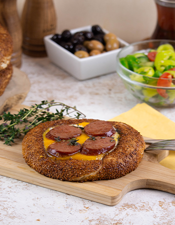 Sucuklu Yumurtalı Simit Nasıl Yapılır?