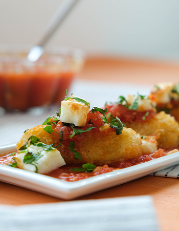 Domates Soslu Hellimli Piliç Kroket Nasıl Yapılır?