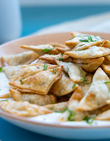 Dip Soslu Çıtır Mantı Tarifi Nasıl Yapılır?