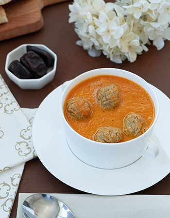 Misket Köfteli Havuçlu Domates Çorbası Tarifi Evde Nasıl Yapılır?