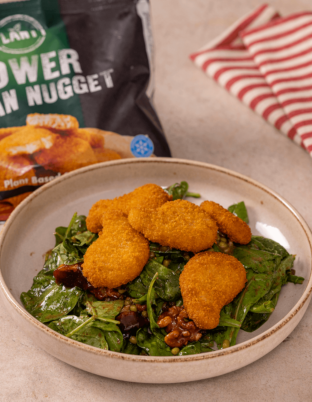 Vegan Nuggetlı Karamelize Cevizli Sonbahar Salatası