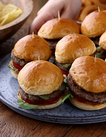 Pınar Mini Burger’ler ile unutulmaz bir parti sofrası için hazır olun!