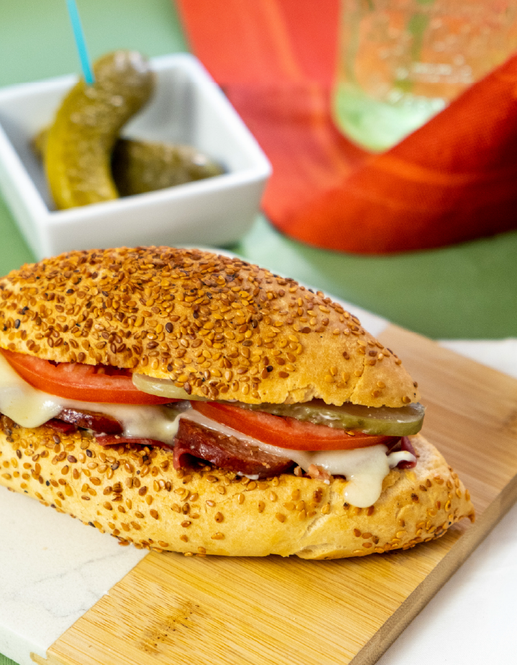 Sucuklu İzmir Kumrusu